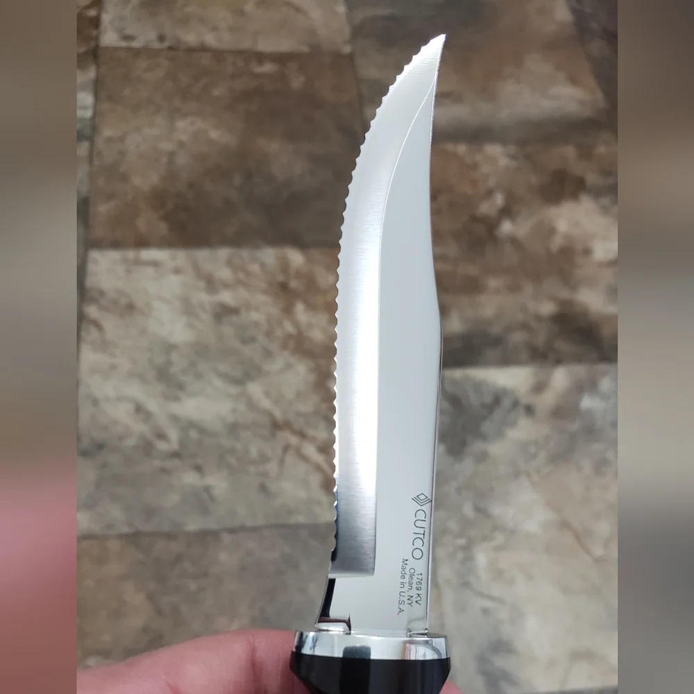 Cutco 1769 Hunting Knife with Sheath in black/classic